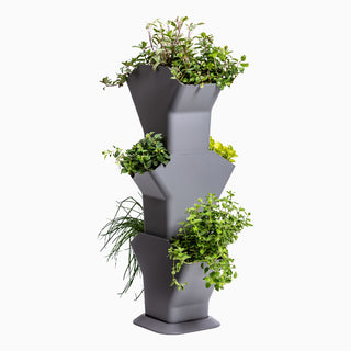 Torre di coltivazione auto-irrigante