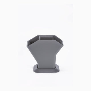 Torre di coltivazione auto-irrigante