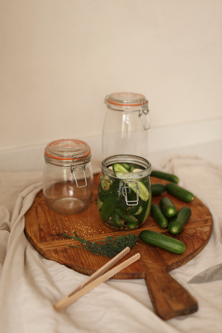 Pinza per conserve e fermentazione